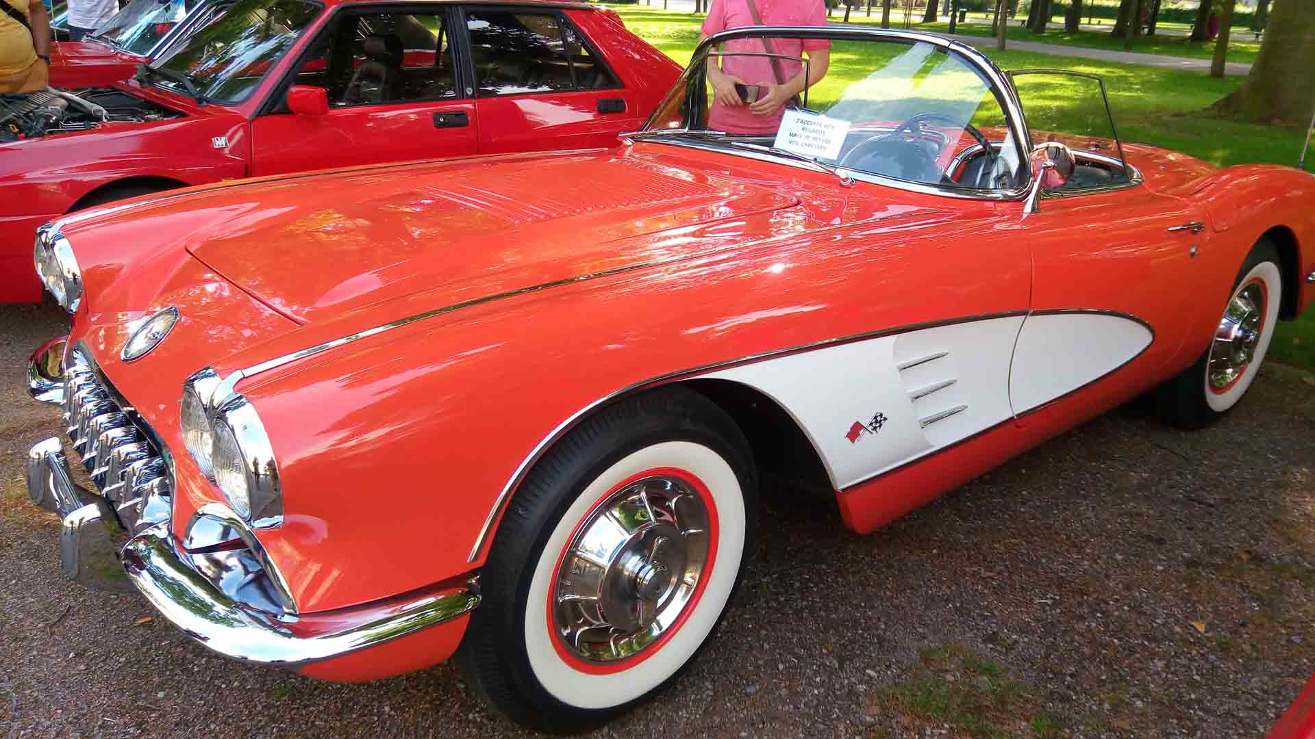 destination-automobile-circuit-3-Kech-Corvette-C1-1958